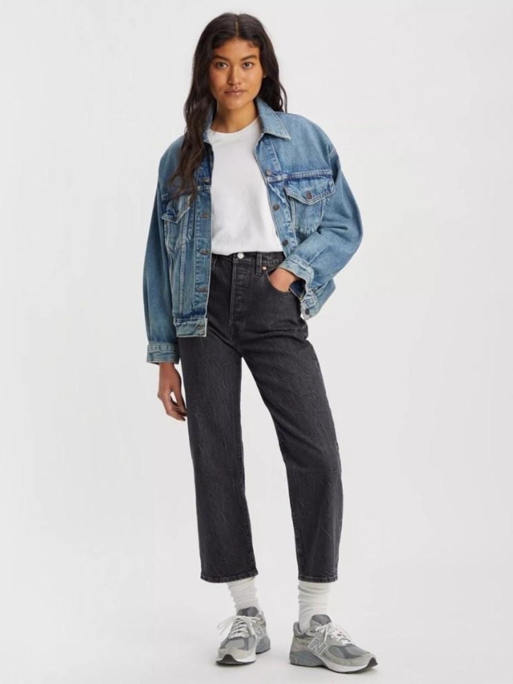 Levi’s Ribcage Straight Ankle Jeans in a washed black